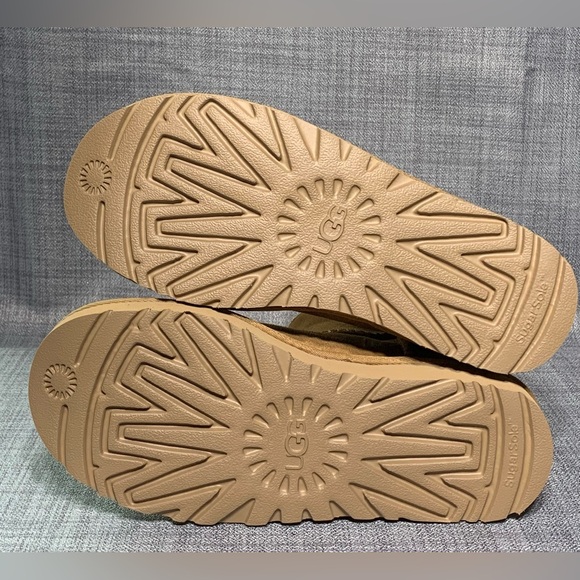 UGG Women's Mini Bailey Logo Strap Suede Boot Chesnut - Picture 6 of 8